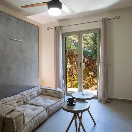 Anthelia-idyllic View And Private Access To The Sea